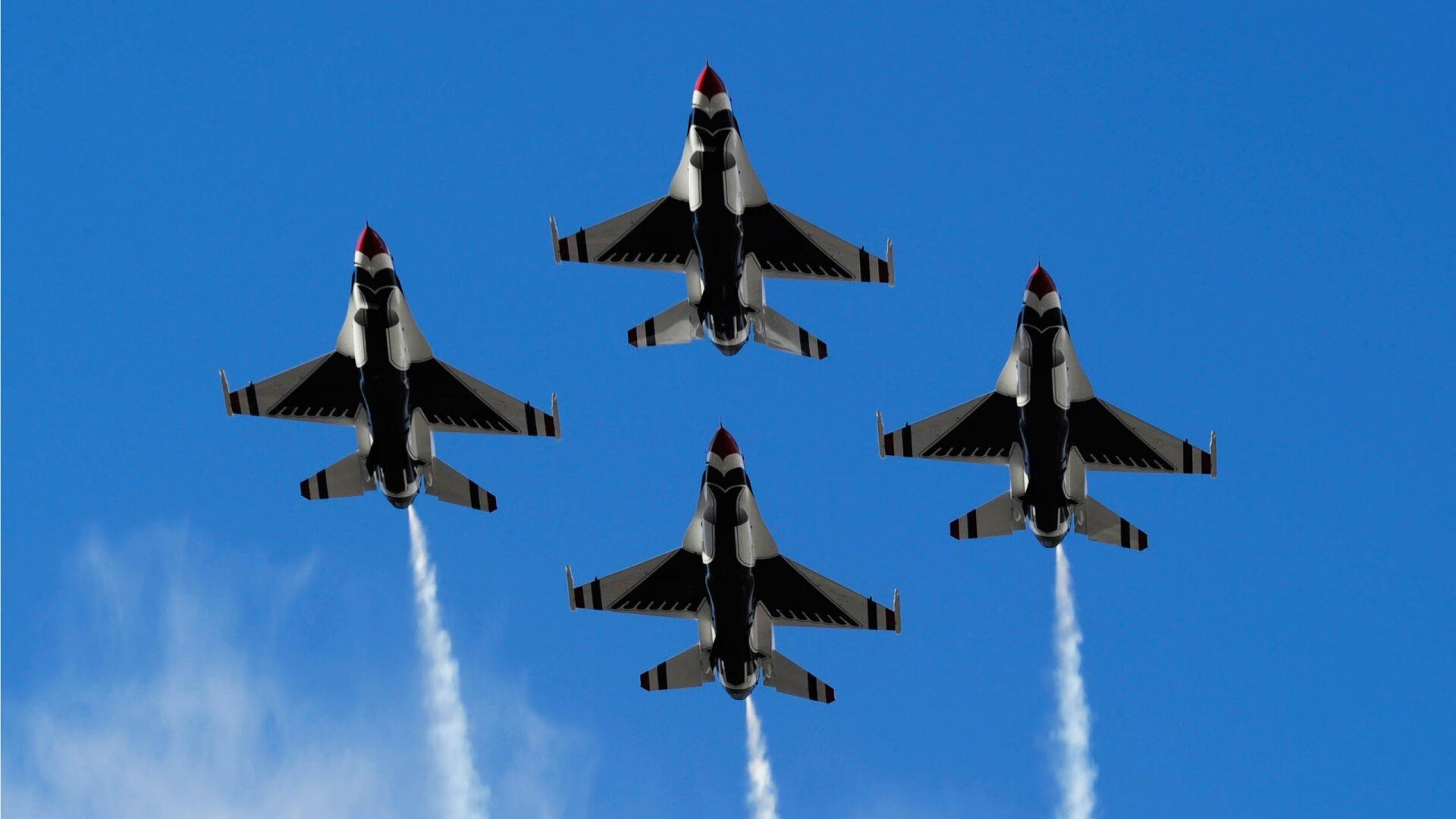 “德甲争冠白热化，积分榜战火不断燃烧”，德甲积分2020-2021