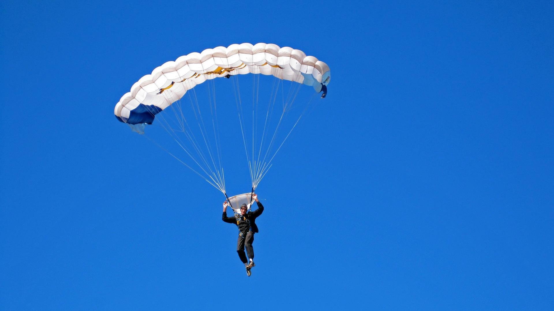 赛事运营团队高效配合确保各个环节无缝衔接顺利推进，赛事合作方案